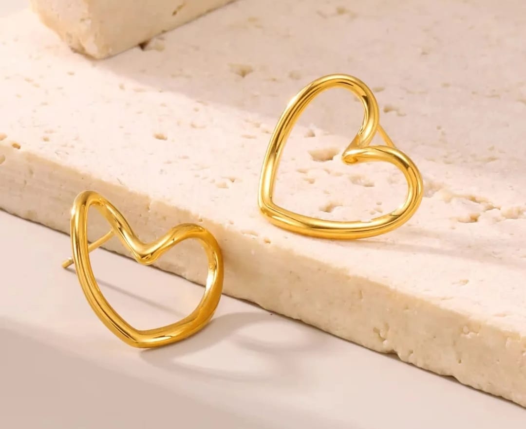 Heart shaped stainless steel studs