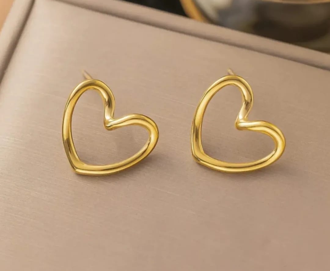 Heart shaped stainless steel studs
